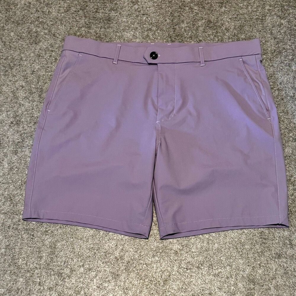 Greyson Montauk Flat Front Performance Shorts. Lavender. Size 36.